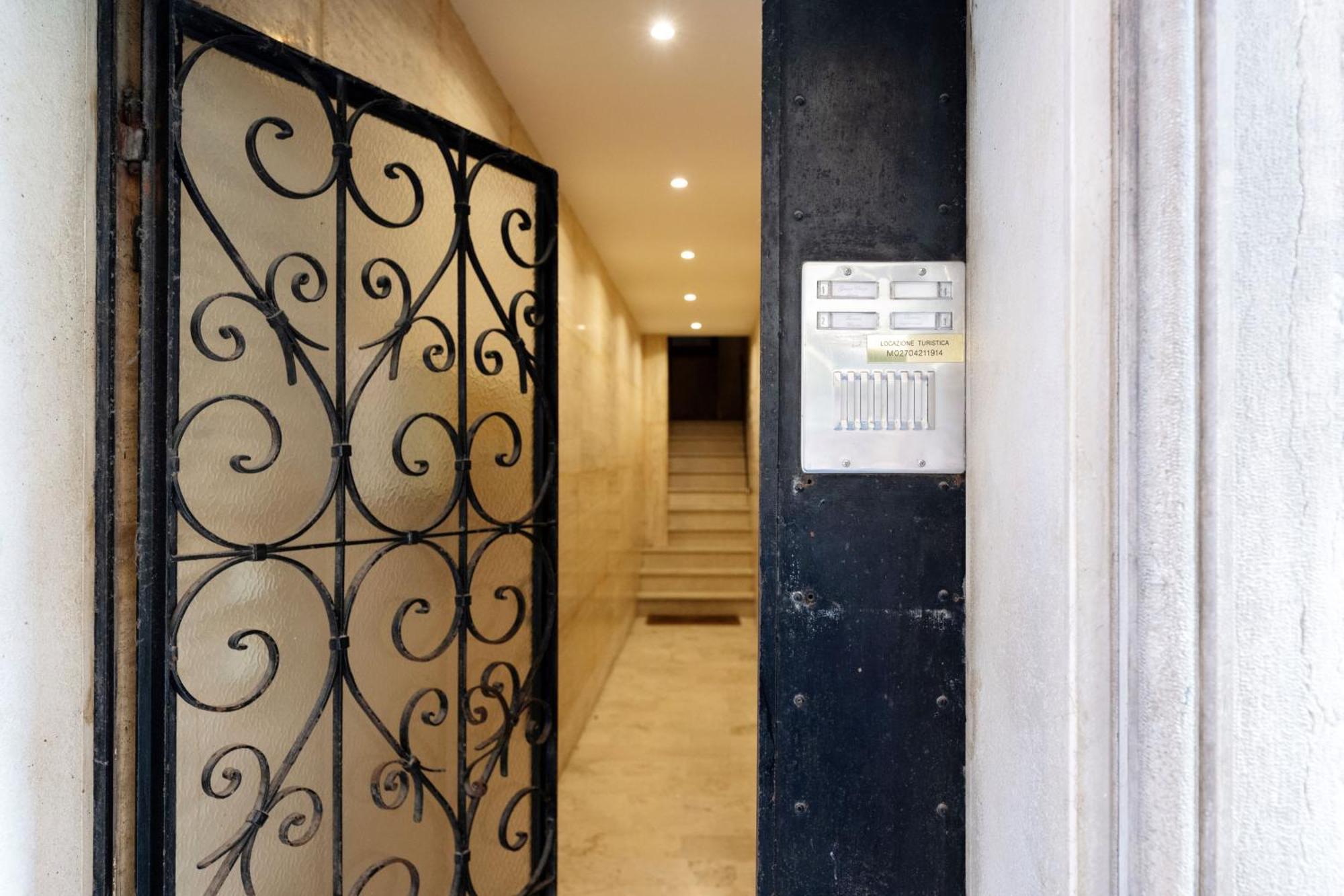 Easylife - Amazing Apartment At Rialto Venezia Екстер'єр фото